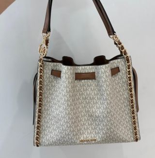 Michael Kors🤍🤍🎄 posledný kus 149eur 🤍🎄